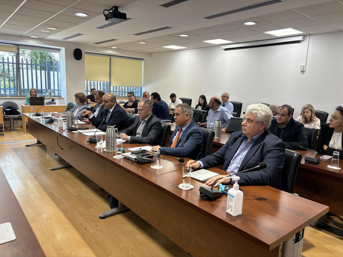 Συζήτηση στη Βουλή για την επέκταση των Συλλογικών Συμβάσεων