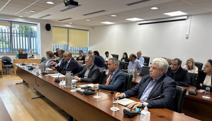 Συζήτηση στη Βουλή για την επέκταση των Συλλογικών Συμβάσεων