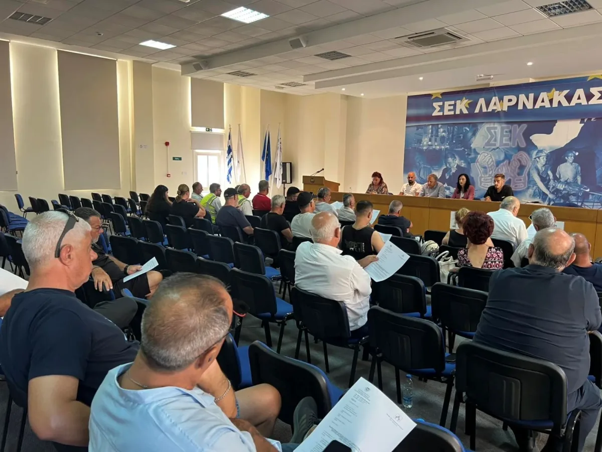 Συνεχίζεται η απεργία των οδηγών λεωφορείων στην Public Transport Λάρνακας