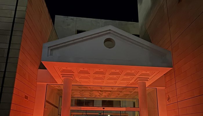 Φωτίζουμε τον δρόμο προς έναν κόσμο χωρίς βία κατά των γυναικών