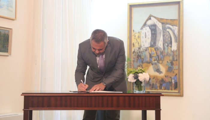 Υπεγράφη η συμφωνία για πλήρη και μόνιμη αποκατάσταση της ΑΤΑ